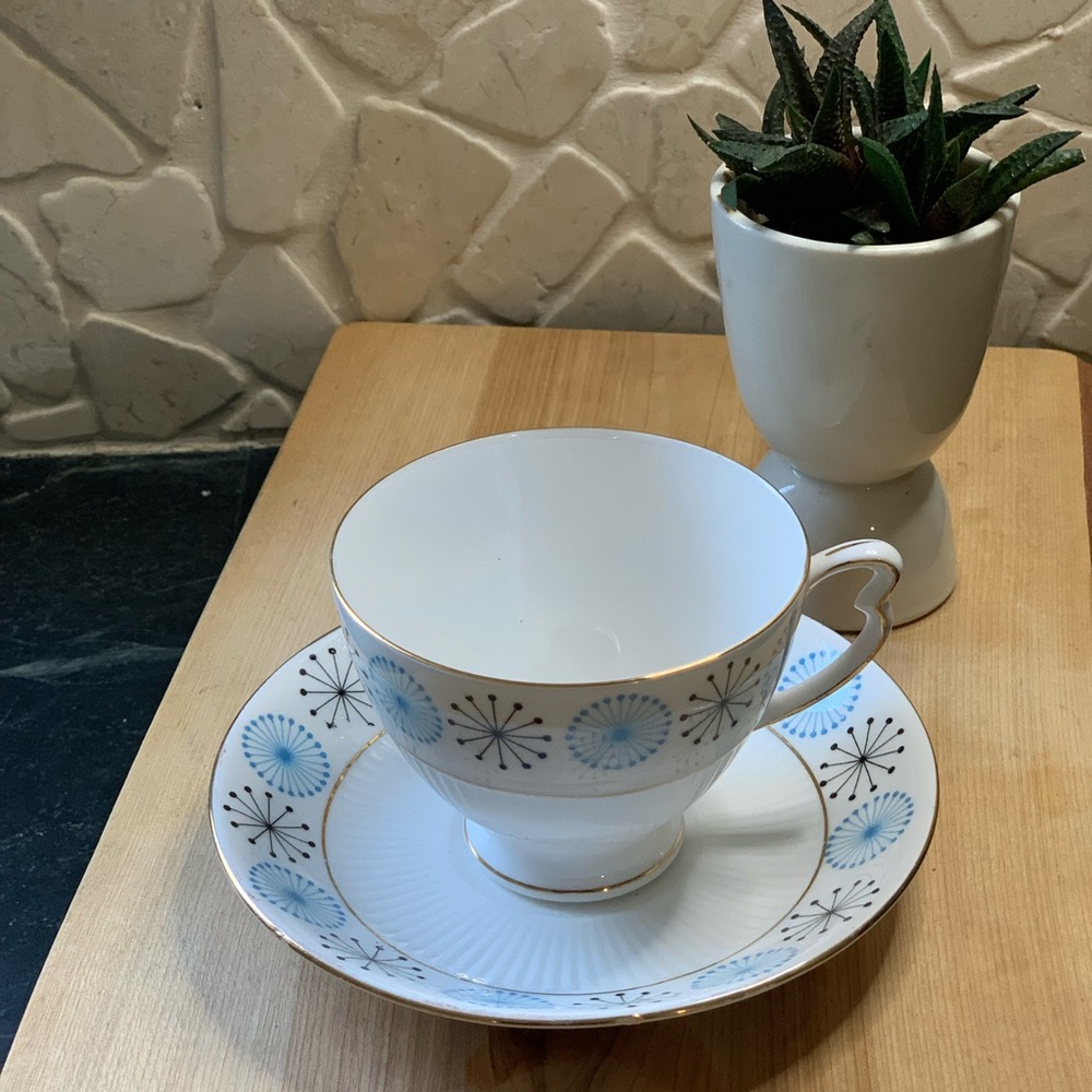COLCLOUGH | Vintage Atomic Starburst Pattern | Tea Cup & Saucer